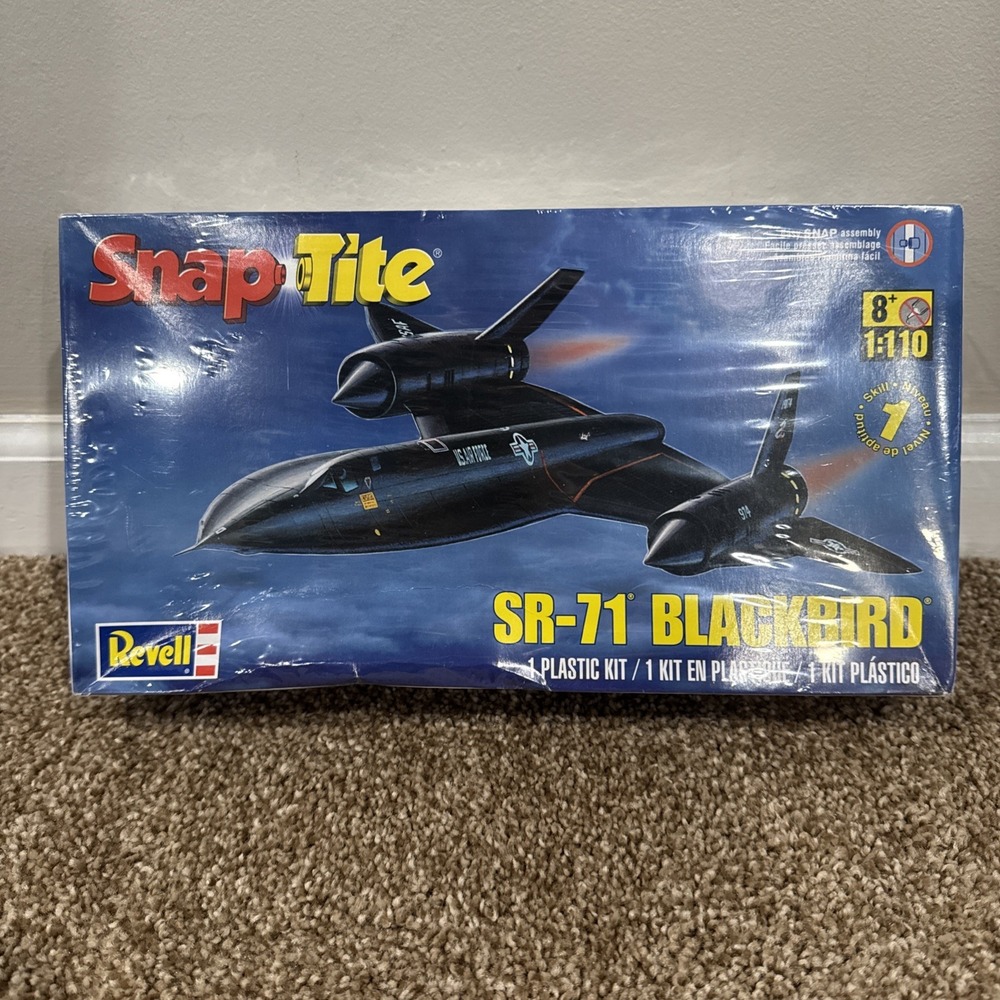 Revell Snap-Tite SR-71 Blackbird Airplane Model  1:110 Scale NEW